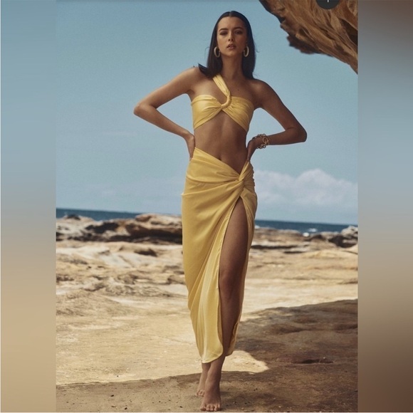 SONYA MODAPetra Two-Piece Set